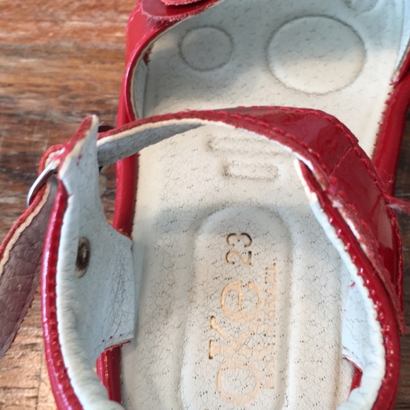 2 for $8 / Girls shiny red patent sandals - Picture 4 of 6